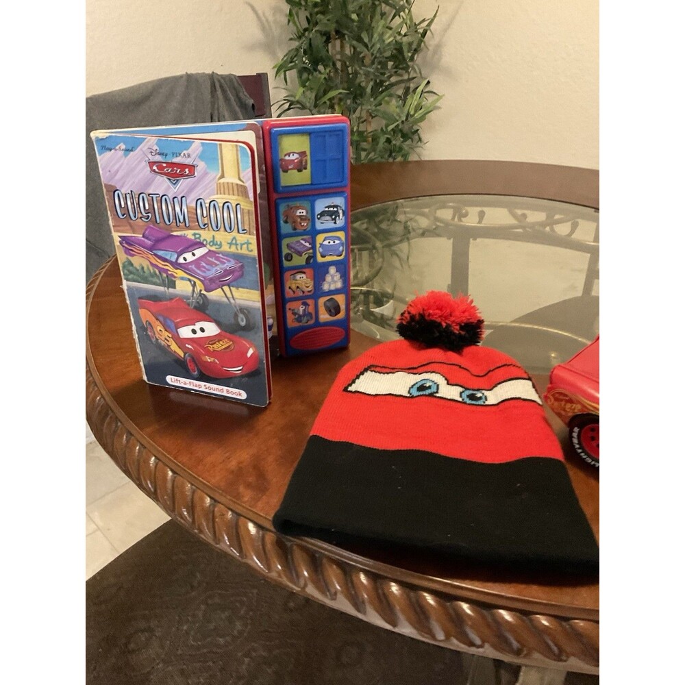 Bundle Cars 3 Disney Pixar 10-Inch Lightning McQueen Vehicle Bonnie And Book